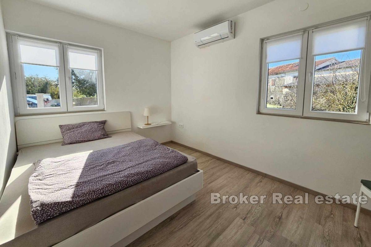 Obiteljska kuća sa bazenom