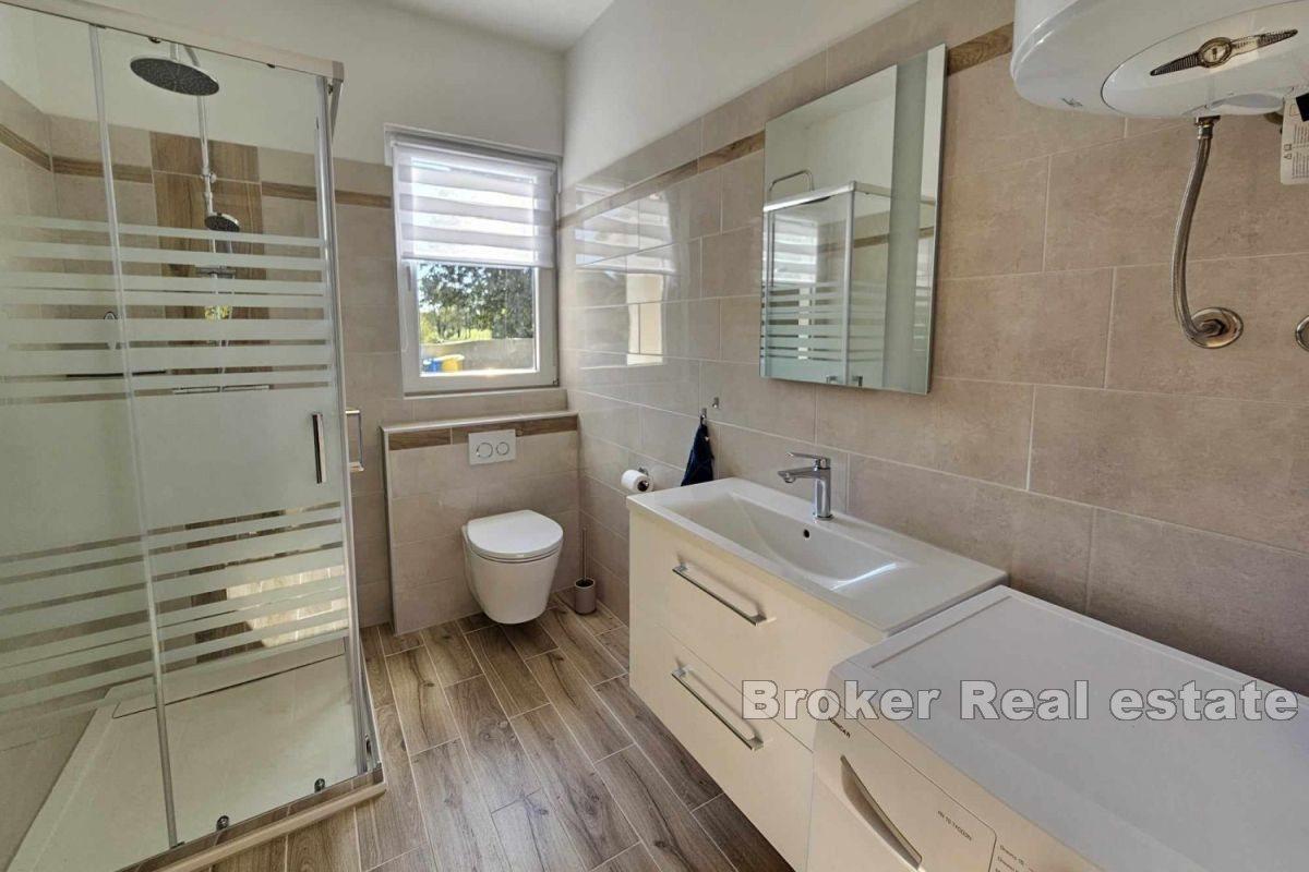 Obiteljska kuća sa bazenom