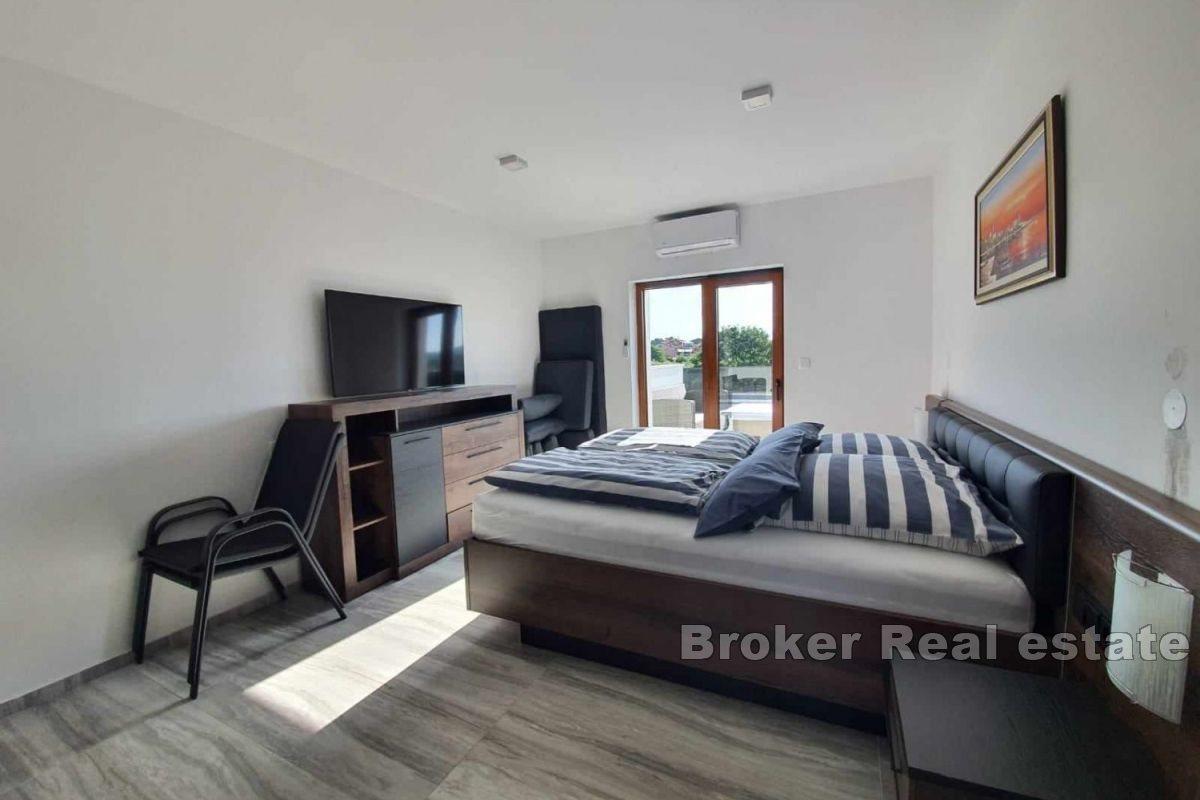 Очаровательный особняк с бассейном