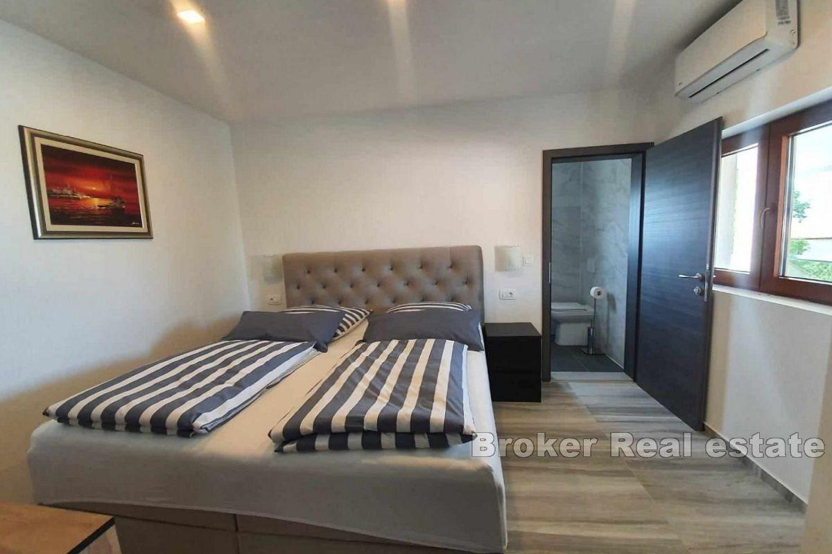 Charming detached house with swimming pool