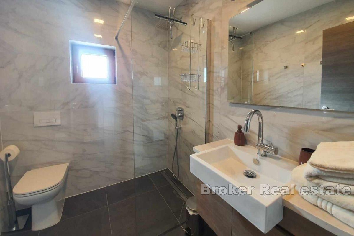 Charming detached house with swimming pool