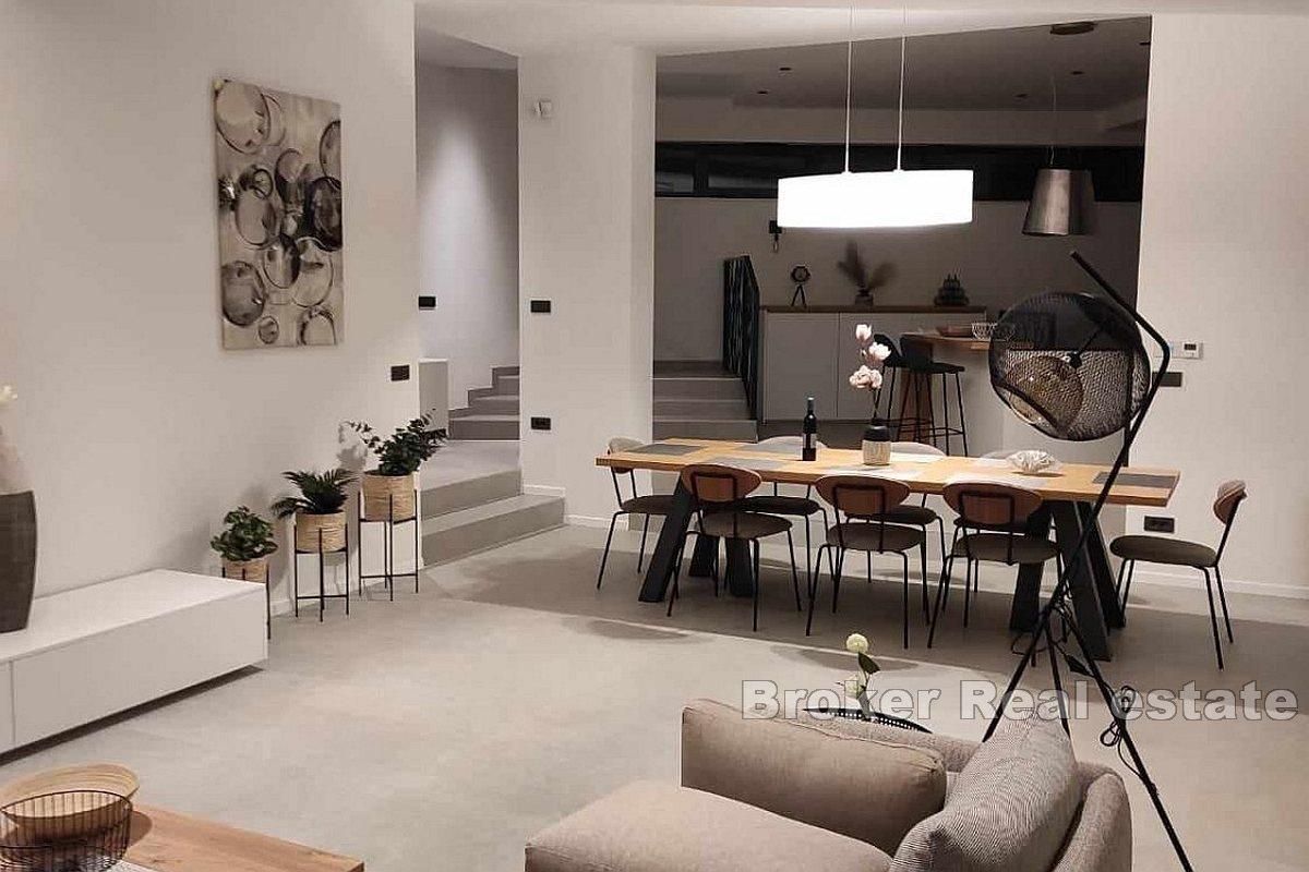 Luxusní vila v klidné lokalitě obklopená zelení