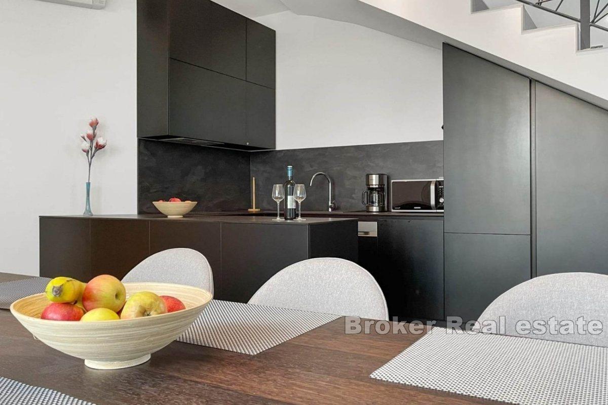 Luxusní vila v klidné lokalitě obklopená zelení