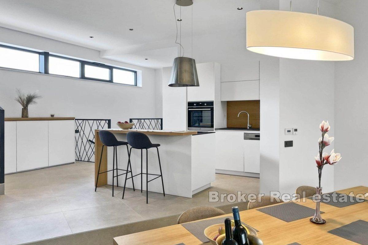 Luxusní vila v klidné lokalitě obklopená zelení