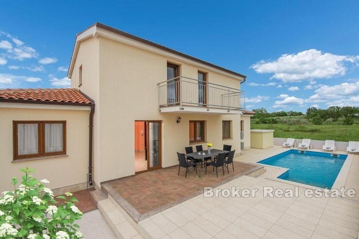 001-1014-32-Porec-Beautiful-house-in-a-quiet-environment-for-sale