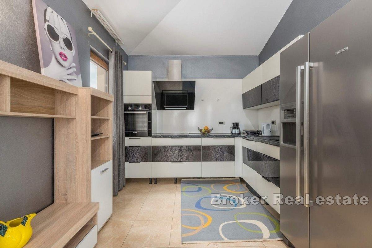 Une belle maison individuelle dans un environnement calme