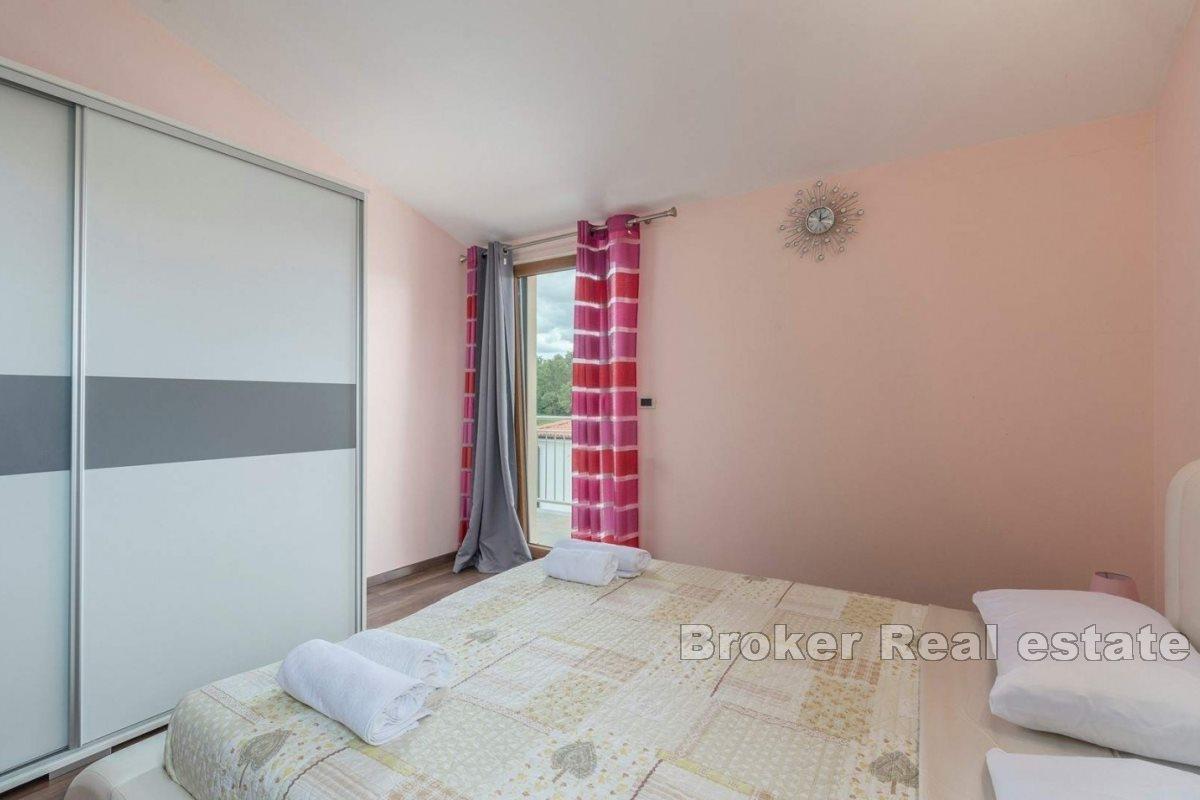 Une belle maison individuelle dans un environnement calme