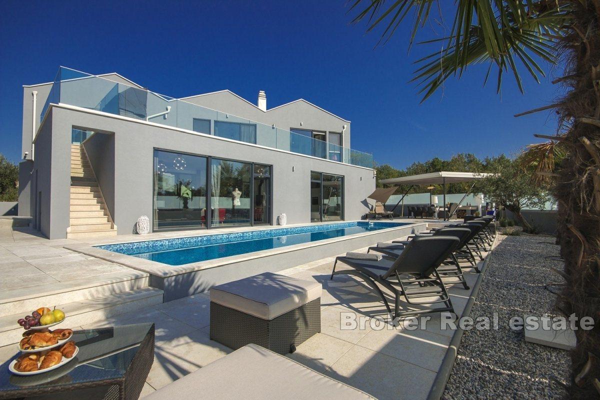 Villa moderne avec piscine près de Poreč