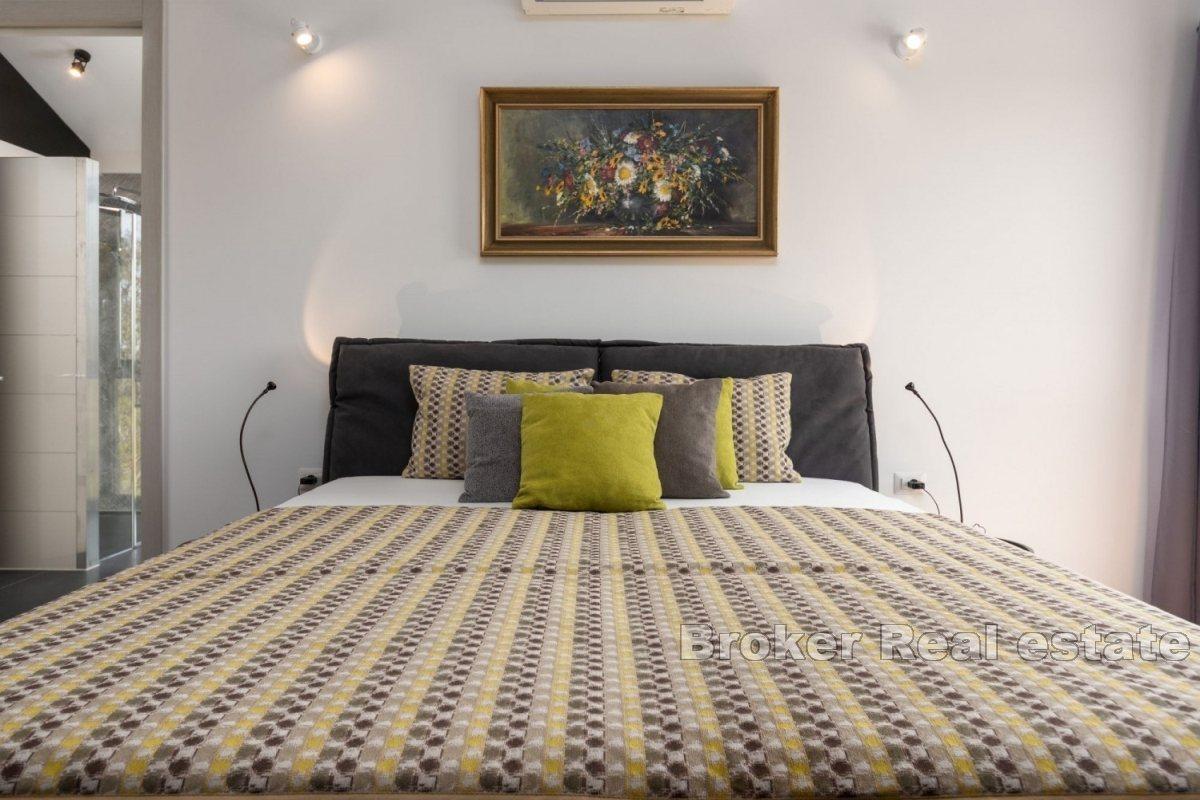 Modern villa med pool