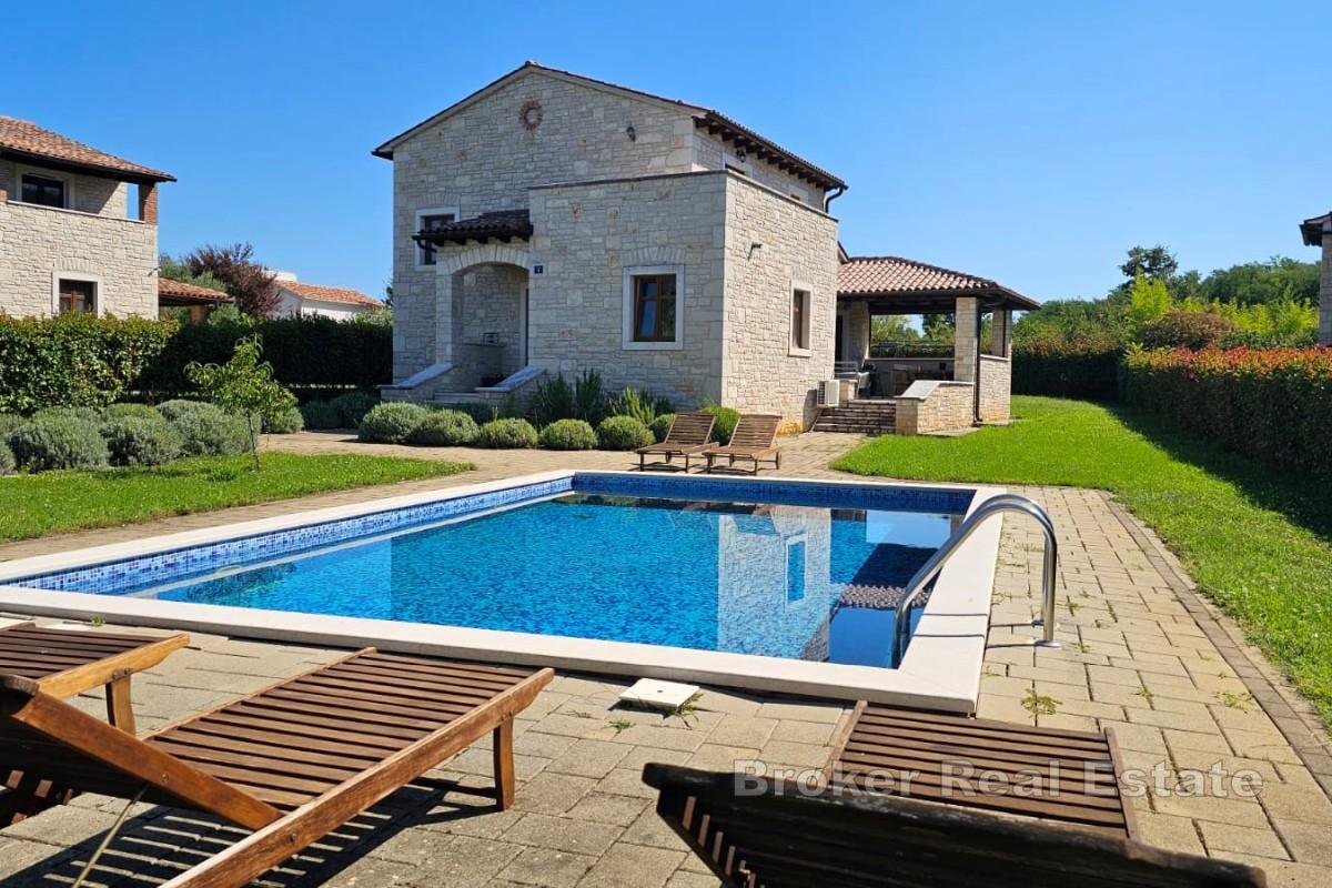 Casa con piscina in una zona tranquilla dell'Istria centrale