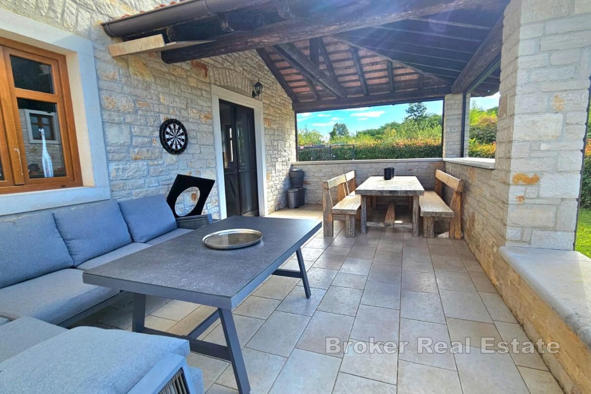 Casa con piscina in una zona tranquilla dell'Istria centrale