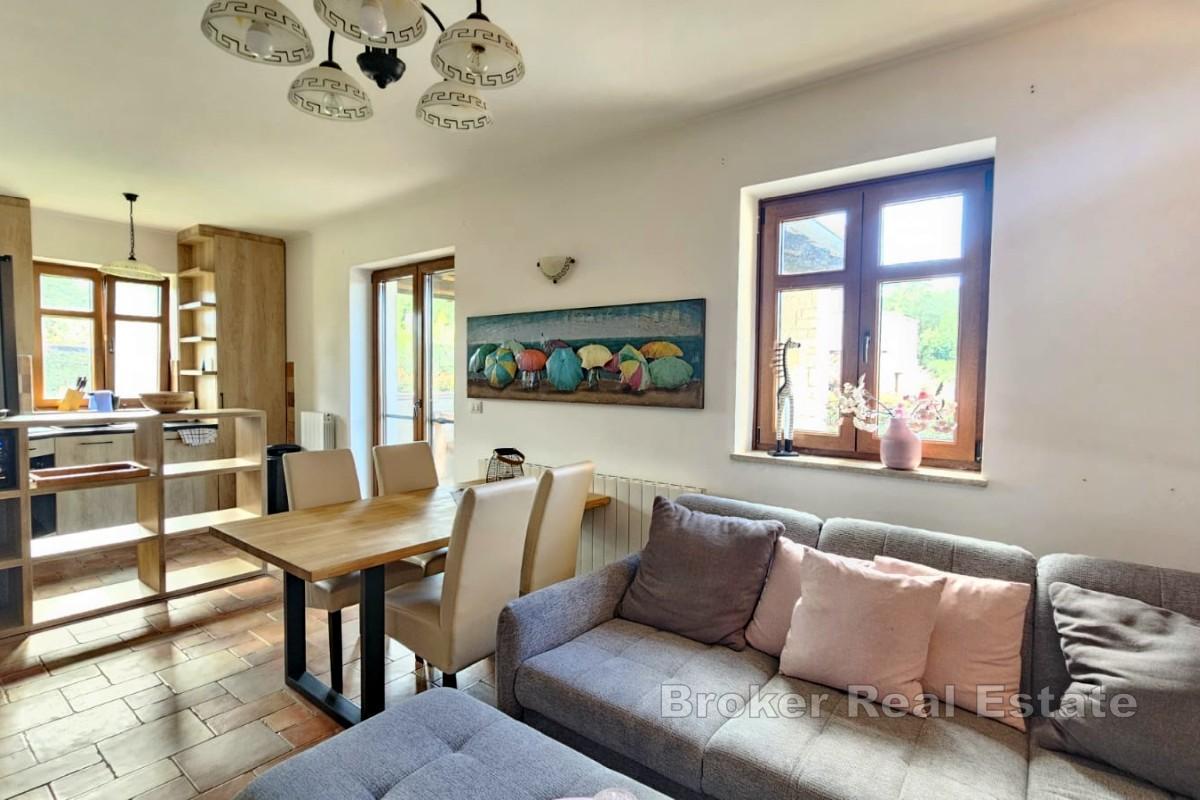 Casa con piscina in una zona tranquilla dell'Istria centrale