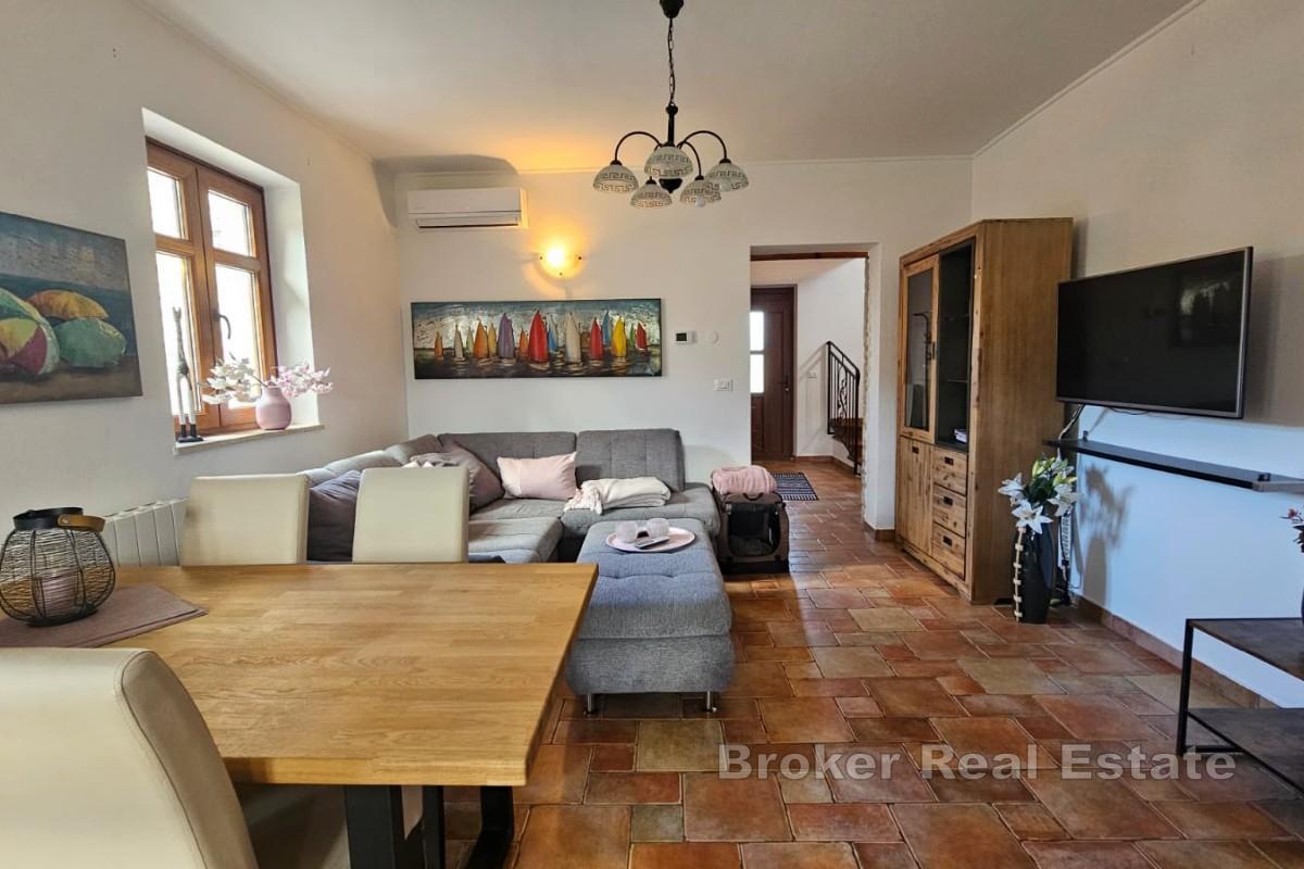 Casa con piscina in una zona tranquilla dell'Istria centrale