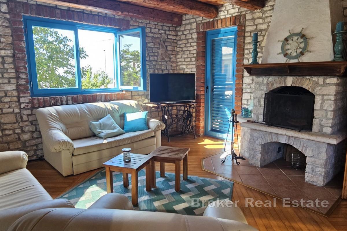 Autentisk istrisk hus med svømmebasseng