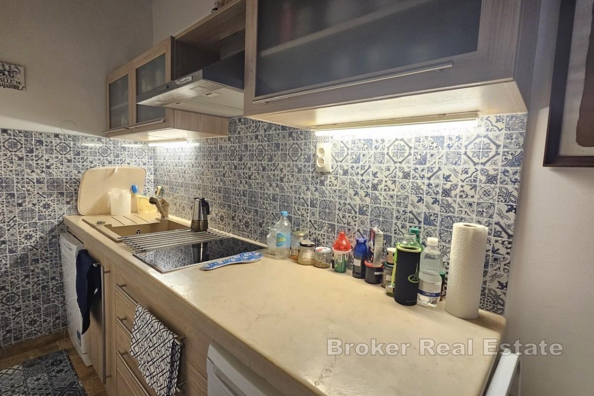 Renoviertes Reihenhaus aus Stein mit Meerblick