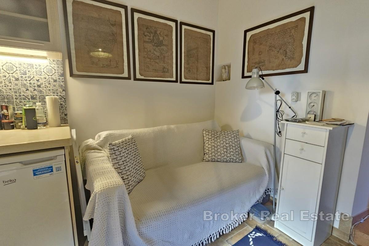 Renoviertes Reihenhaus aus Stein mit Meerblick