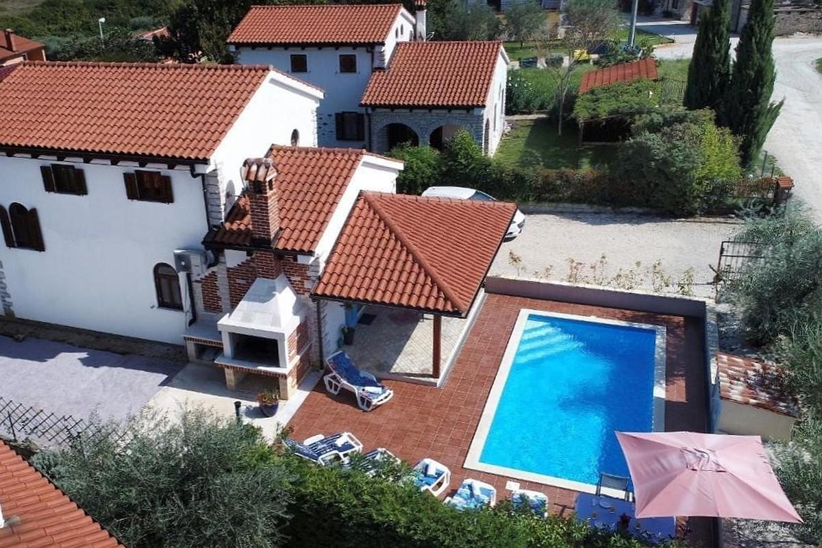 001-1014-41-Porec-House-with-pool-and-garden-for-sale