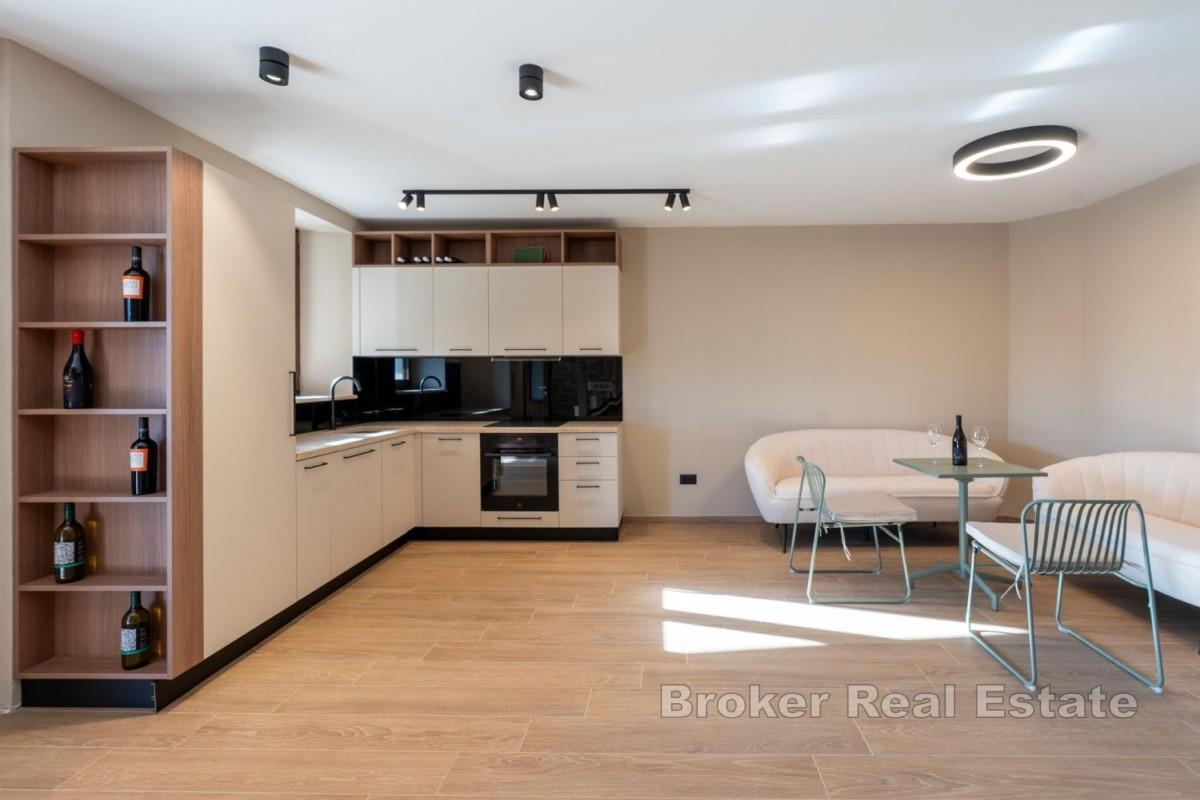 Аутентичный каменный дом с бассейном