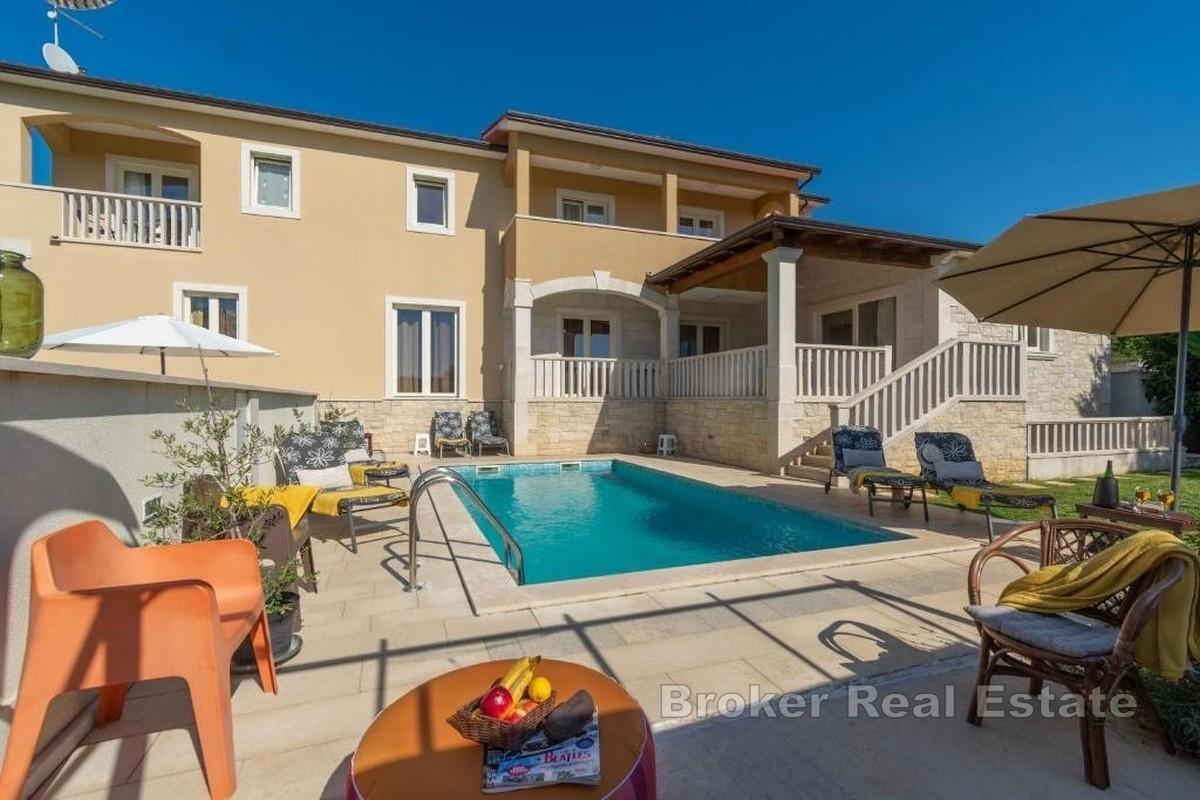 Moderne villa med basseng i sentrale Istria