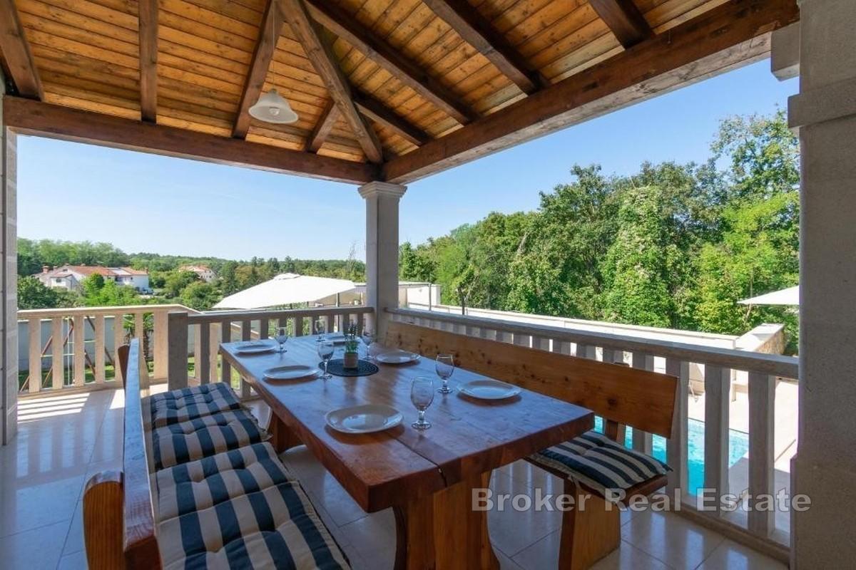 Moderne villa med basseng i sentrale Istria