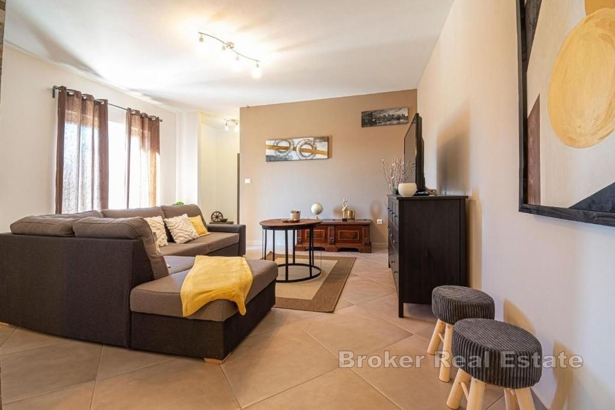 Moderne villa med basseng i sentrale Istria