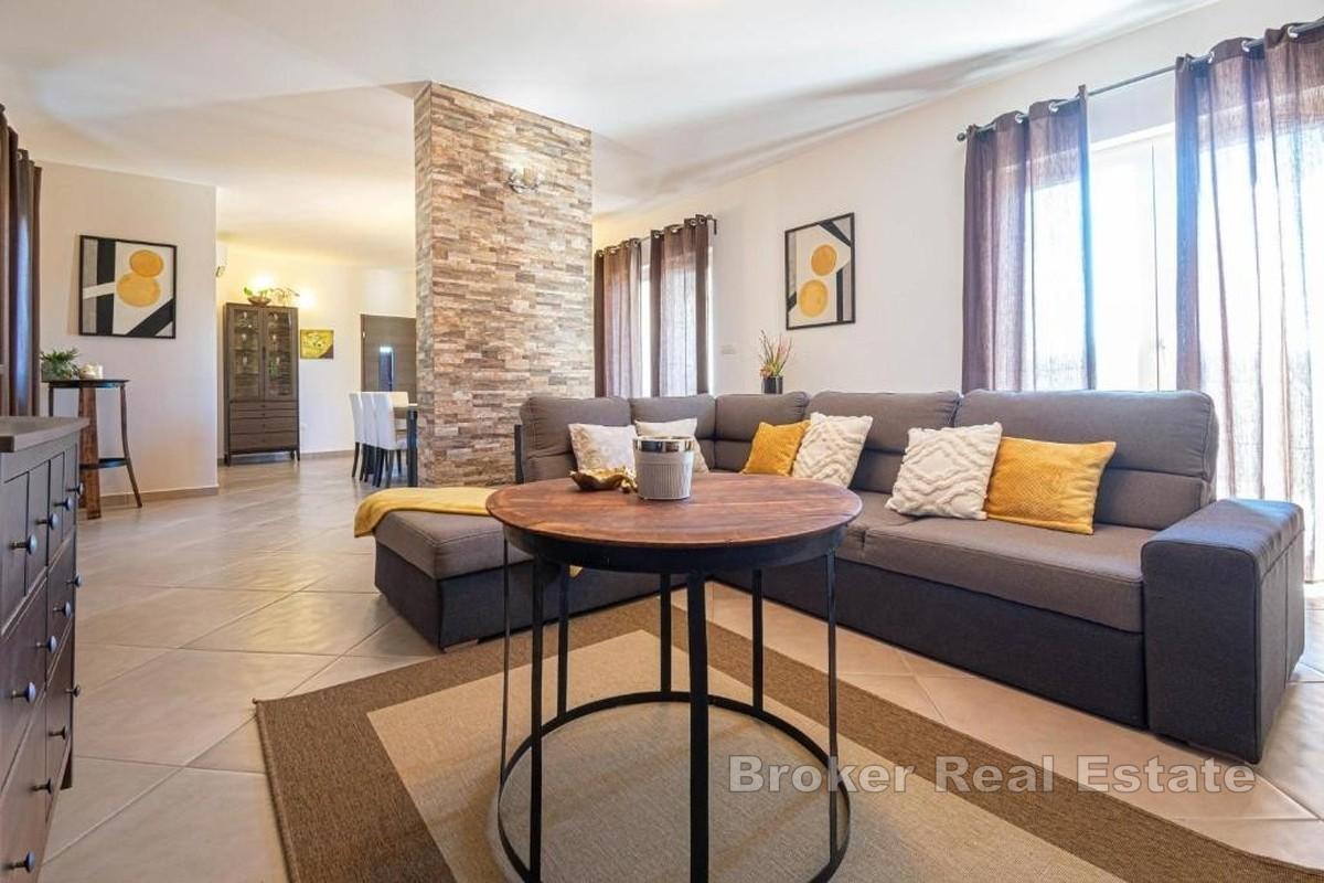 Moderne villa med basseng i sentrale Istria