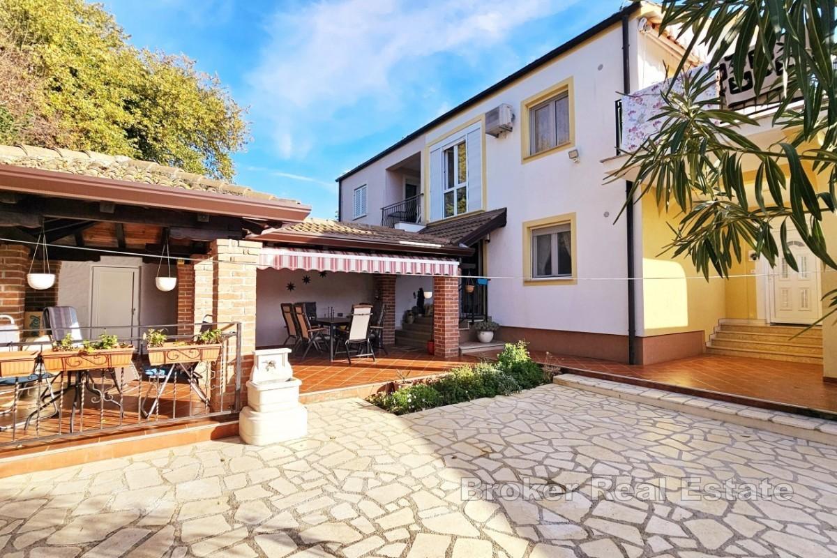 Maison jumelée avec vue mer à proximité de Poreč