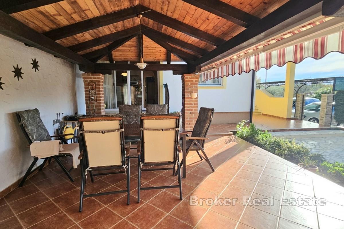 Maison jumelée avec vue mer à proximité de Poreč