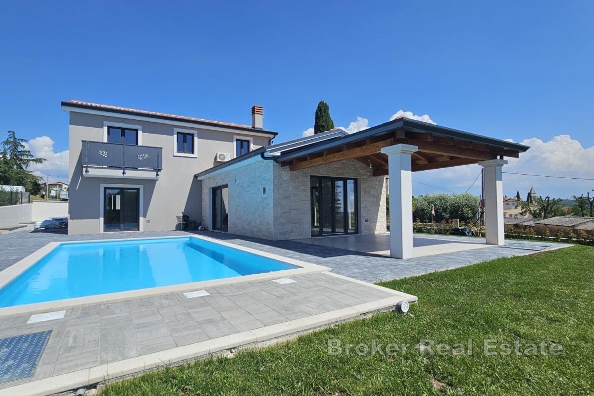 Villa moderne avec piscine et vue panoramique sur la mer