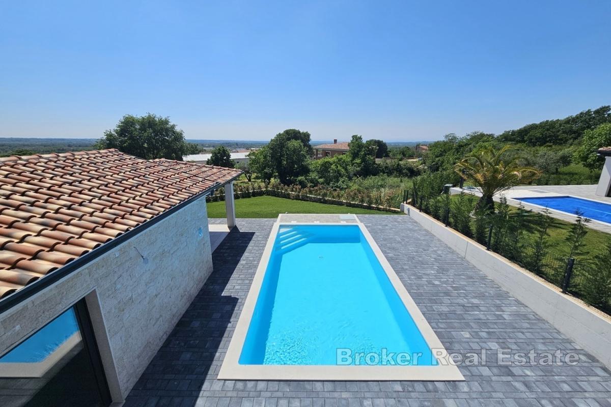 Villa moderne avec piscine et vue panoramique sur la mer