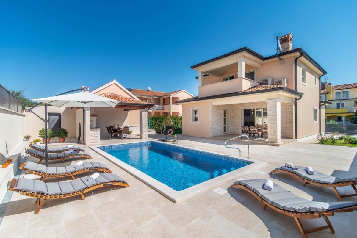 001-1014-63-Porec-house-with-pool-for-sale