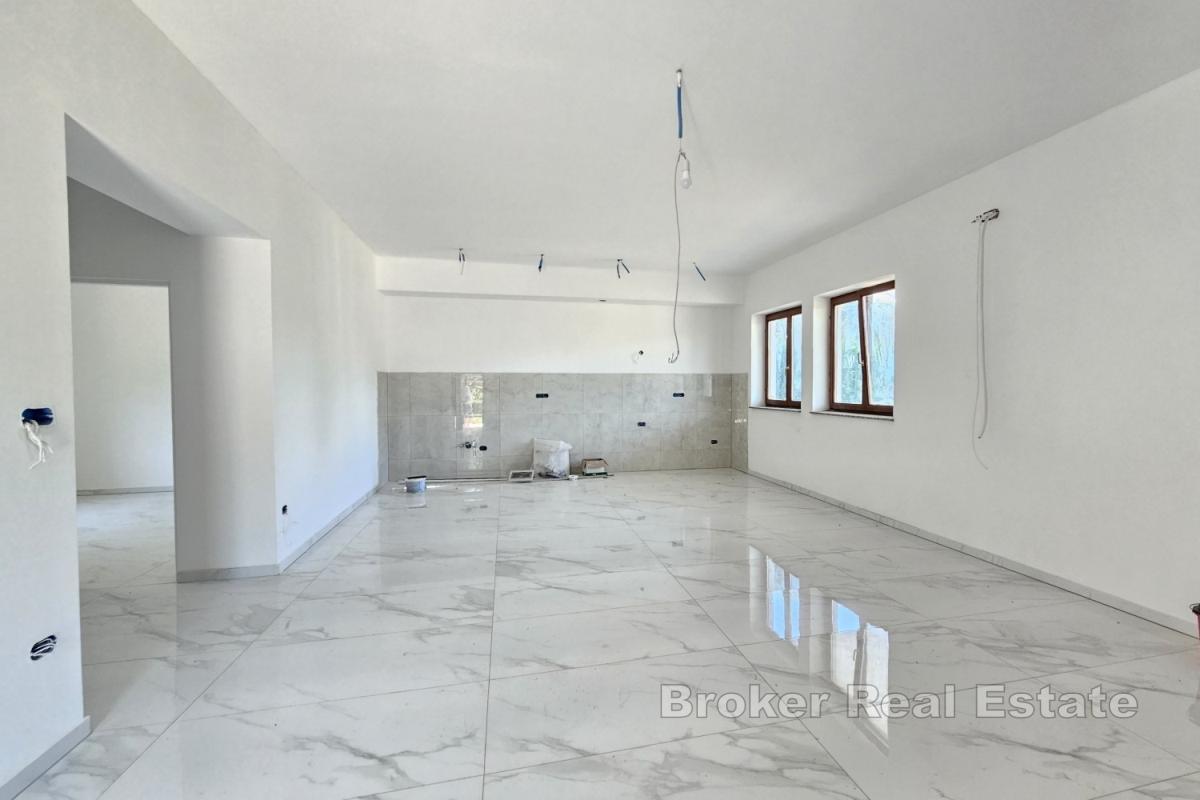 Appartement en rez-de-chaussée avec jardin et parking près de Poreč