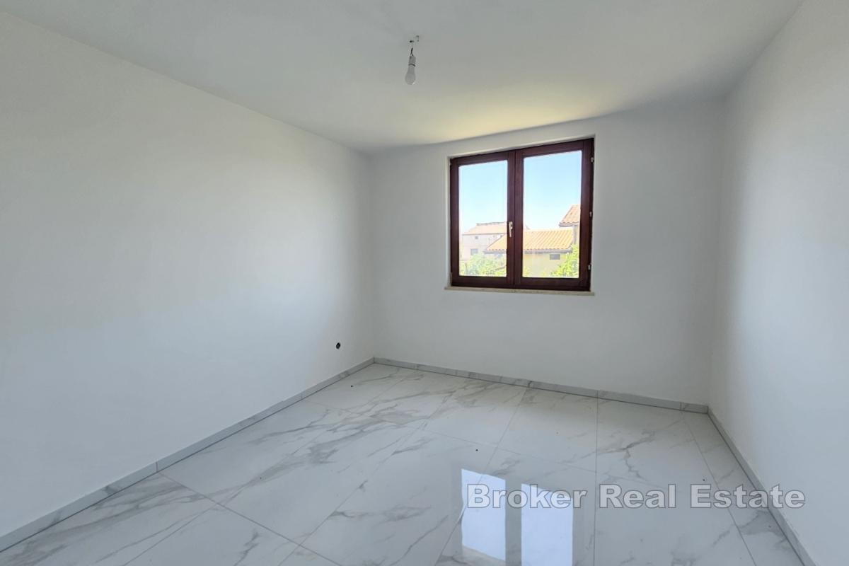 Appartement en rez-de-chaussée avec jardin et parking près de Poreč