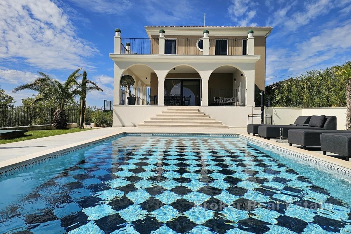Elegante Luxusvilla mit Panoramablick