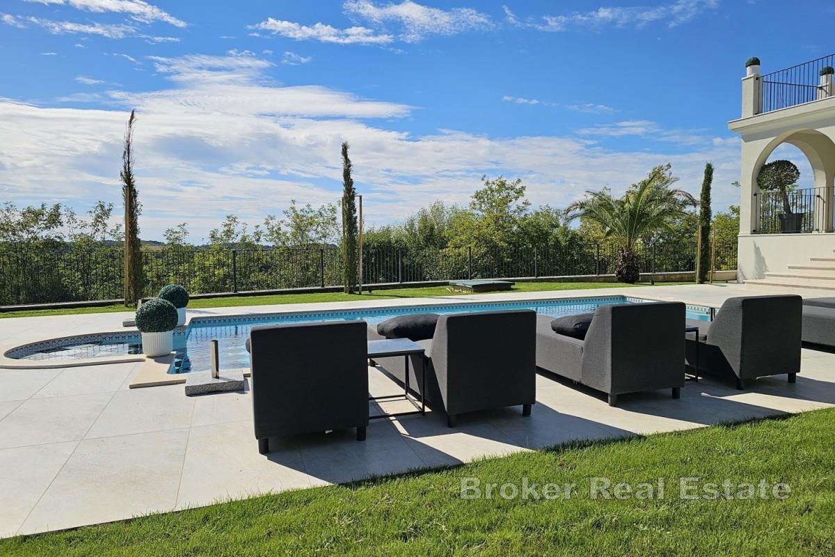 Elegante Luxusvilla mit Panoramablick