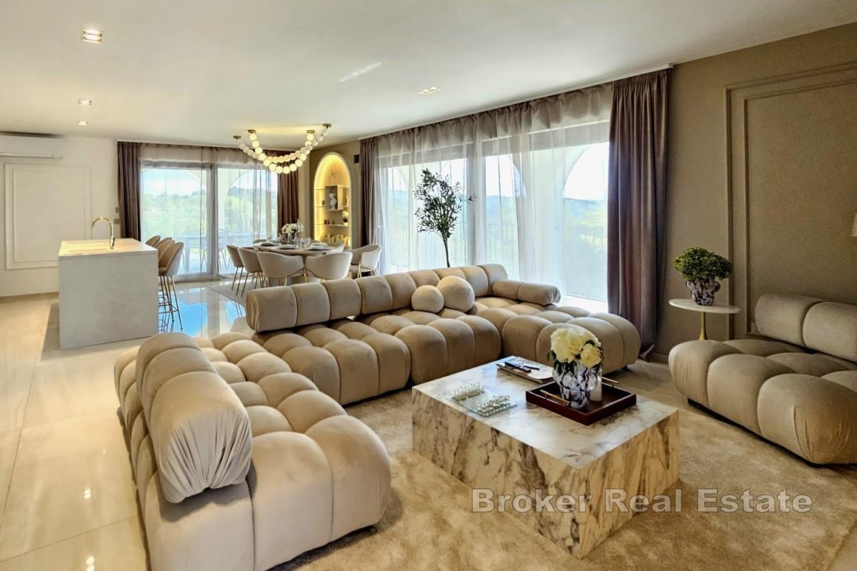 Elegante Luxusvilla mit Panoramablick
