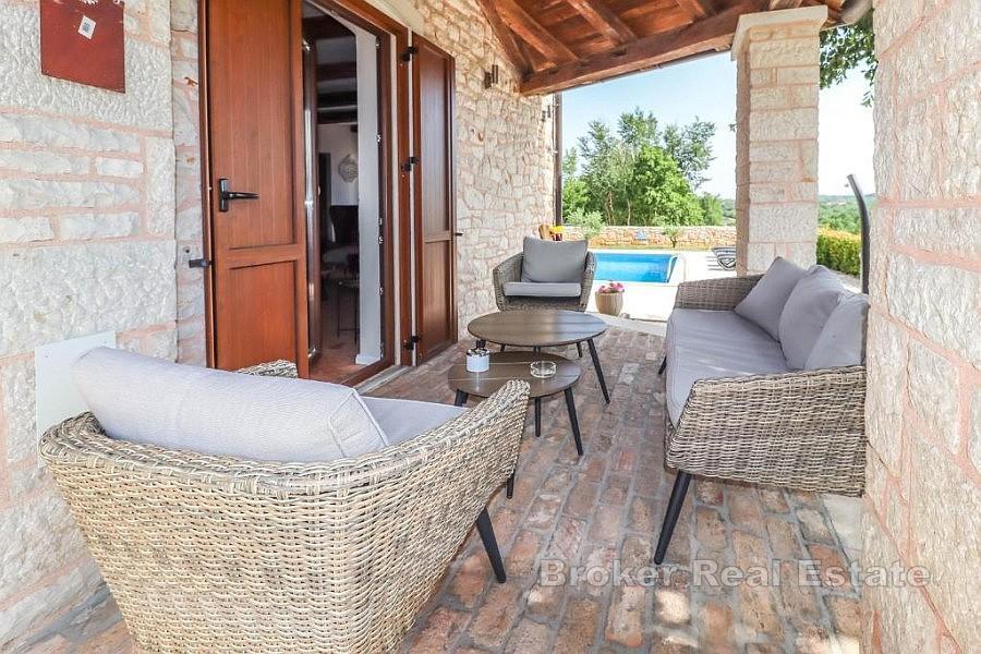 Casa indipendente con piscina