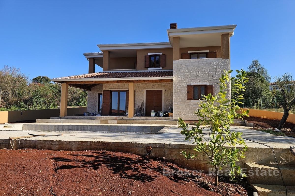 Modern villa i istrisk stil med pool nära Poreč
