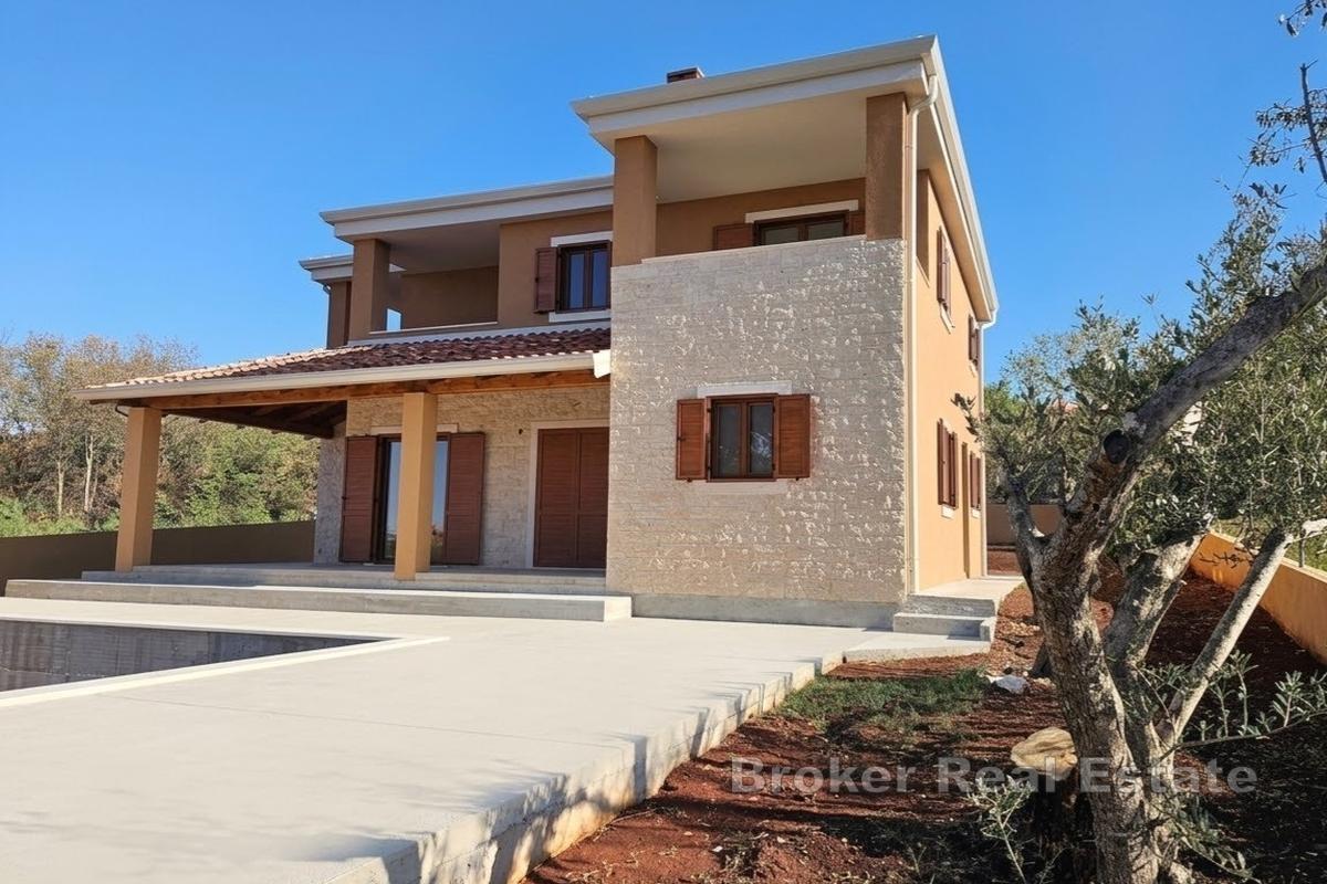 Modern villa i istrisk stil med pool nära Poreč