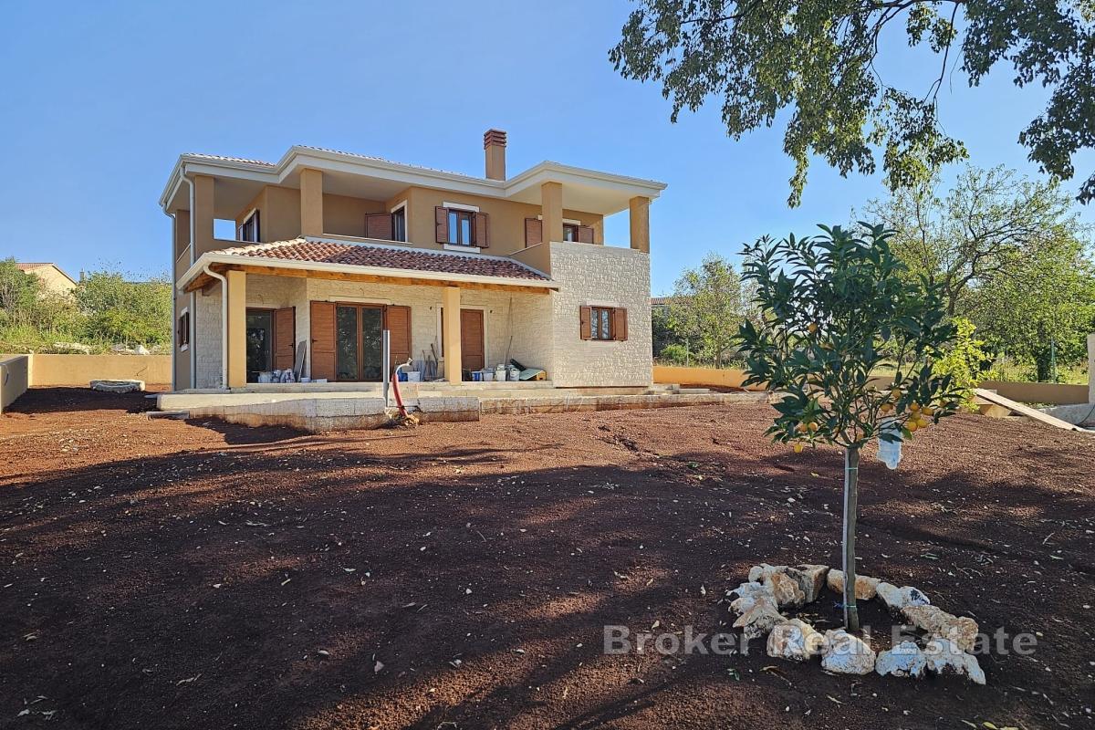 Modern villa i istrisk stil med pool nära Poreč