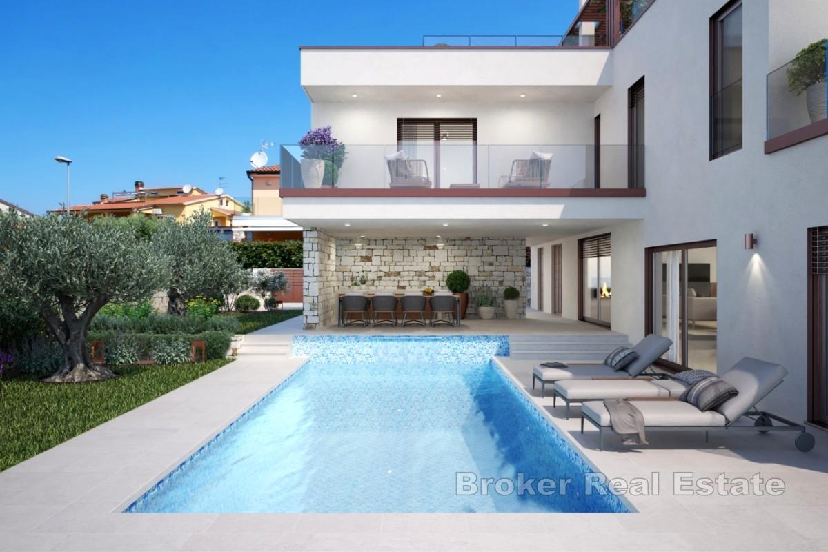 Villa con piscina riscaldata e terrazza sul tetto