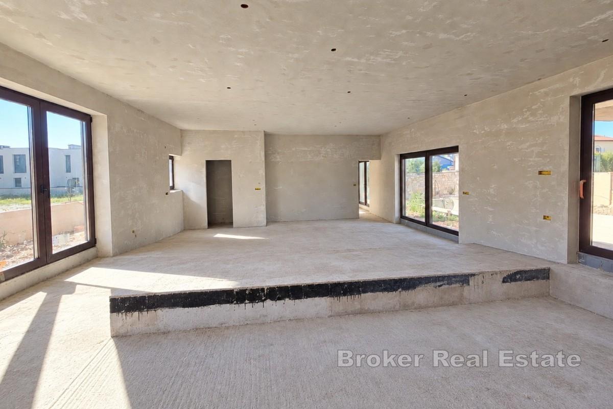 Villa con piscina riscaldata e terrazza sul tetto