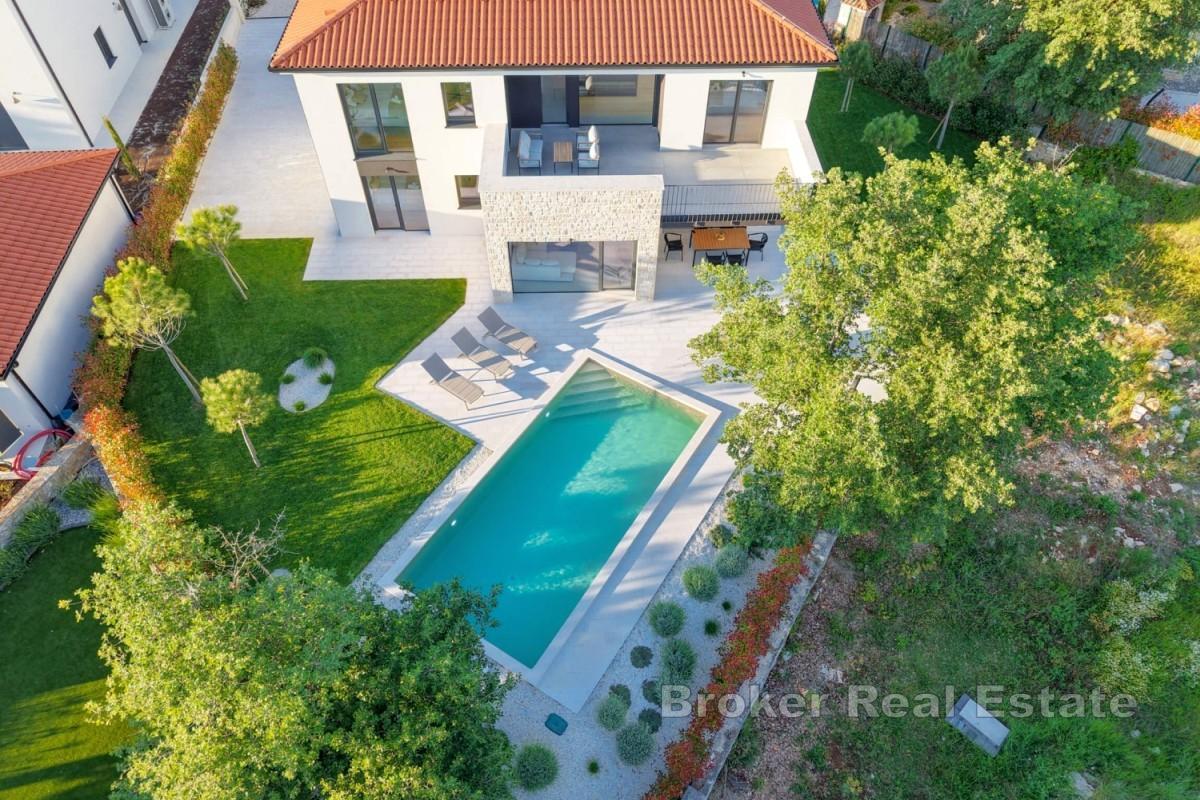 Villa mit Pool und Sauna in ruhiger Lage