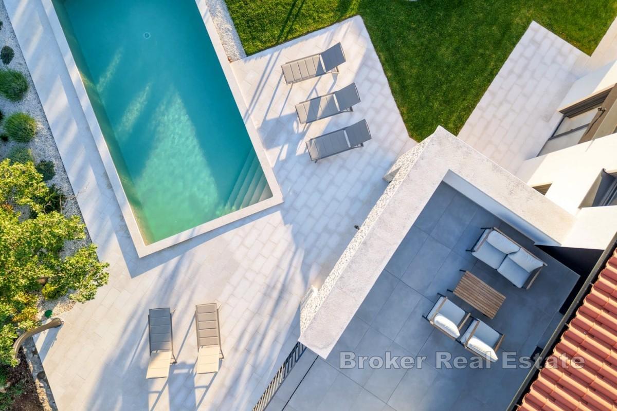 Villa mit Pool und Sauna in ruhiger Lage