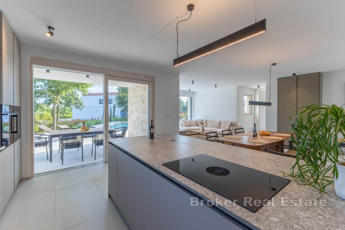 Villa mit Pool und Sauna in ruhiger Lage