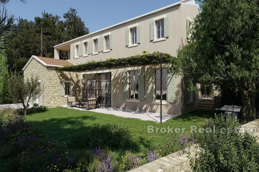 Kamenná vila s bazénem