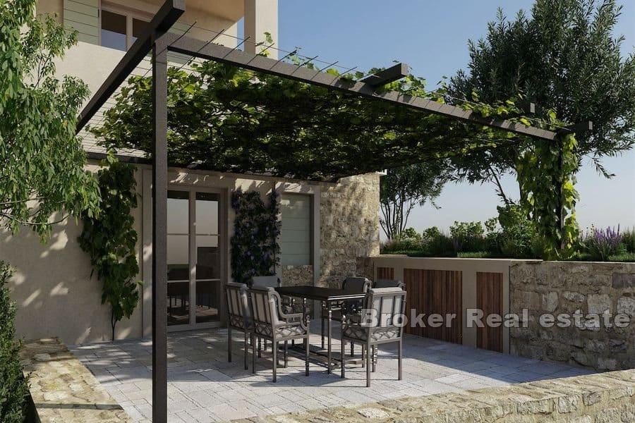 Kamenná vila s bazénem