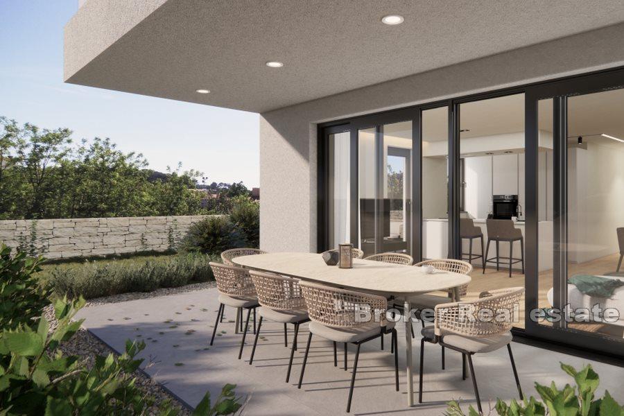 Apartment on the ground floor with a garden