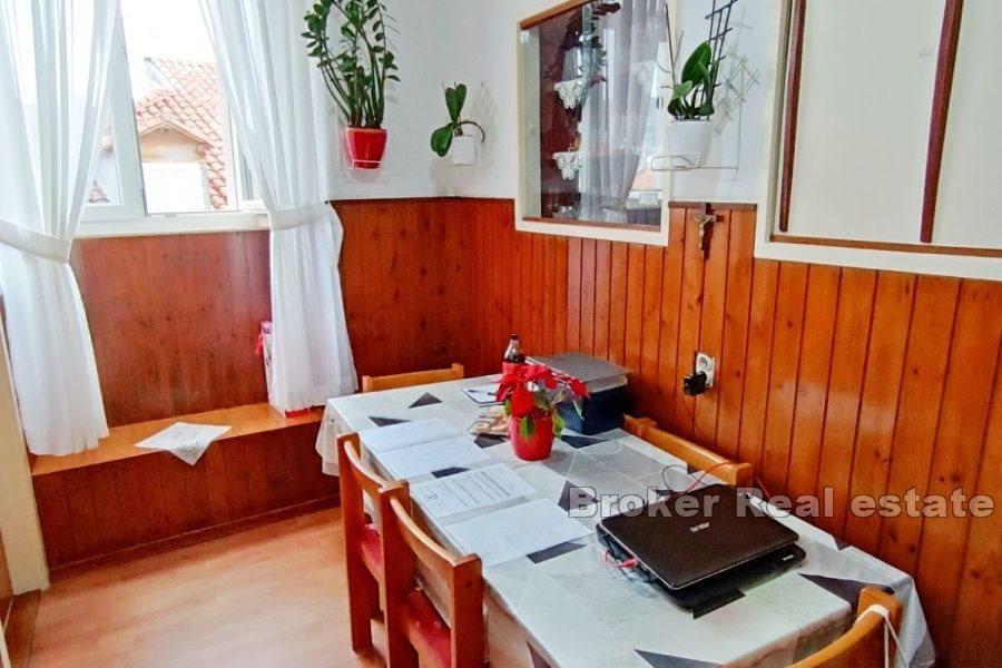 Komfortabel tre-roms leilighet i gamlebyen