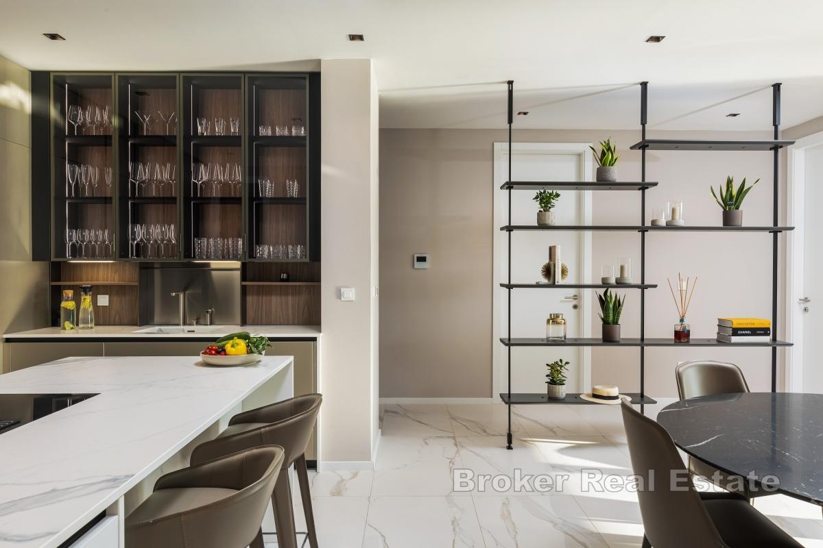 Modern lägenhet med havsutsikt